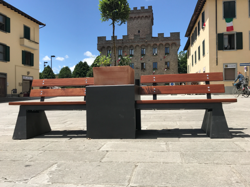 Firenzuola. Nuovo arredo urbano di piazza agnolo