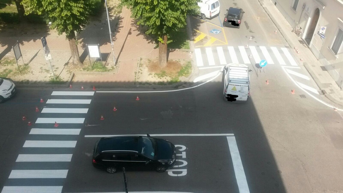 Borgo. Rifatte le strisce in Piazza Dante (e non solo). Gli interventi