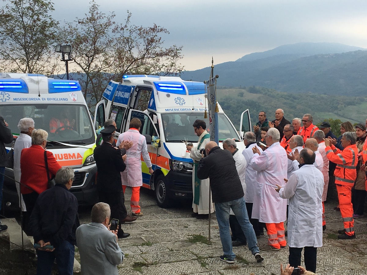 Inaugurate le due ambulanze a Bivigliano. Cronaca della giornata