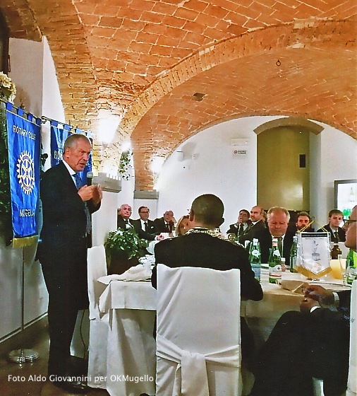 Il Generale Leonardo Tricarico in conferenza al Rotary Club Mugello