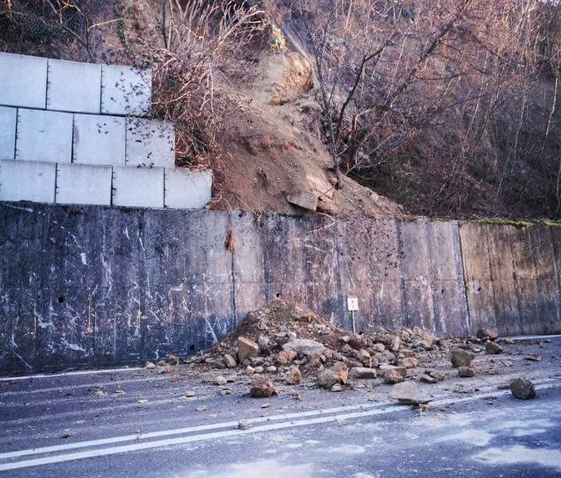 Frana sulla Sp di Rosano: Sabato senso unico alternato