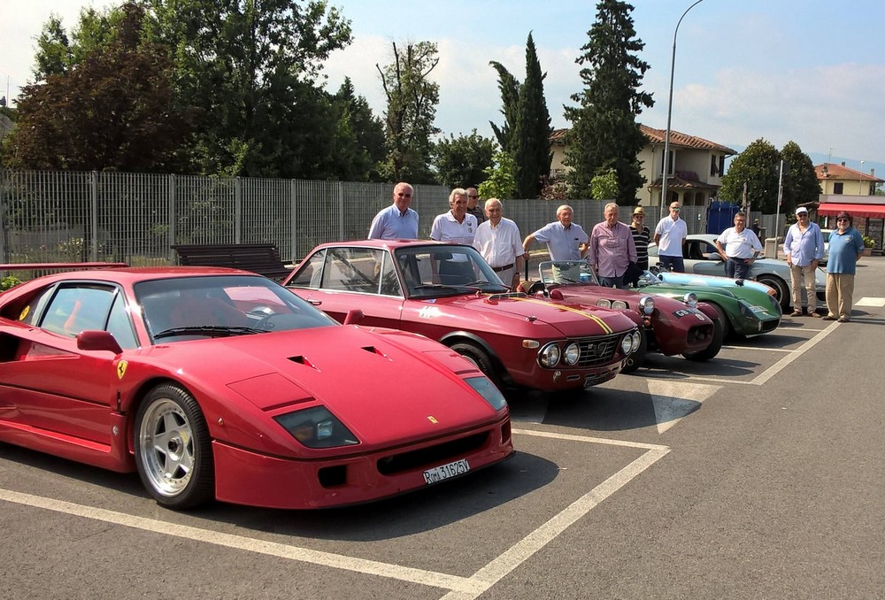 In ricordo del pilota Gunther Bobby Klass, scomparso nel 1967 sul circuito del Mugello