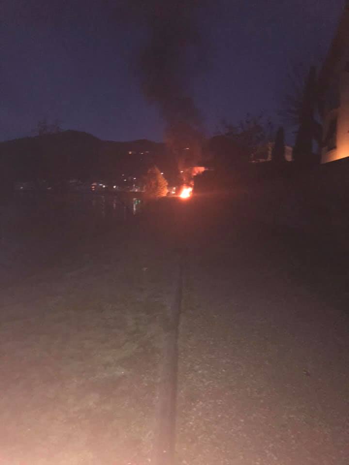 Incendio cassonetti sieci