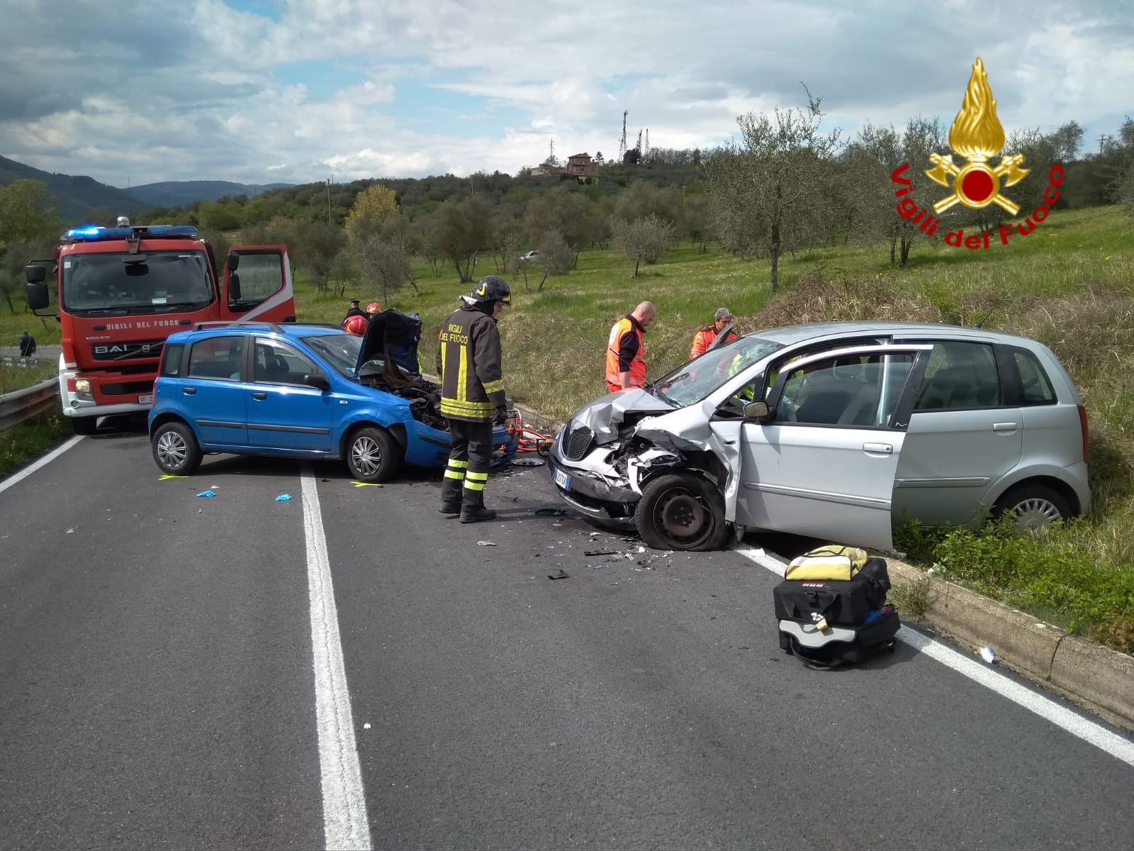 Rignano. Frontale fra due vetture: 3 feriti e elisoccorso.