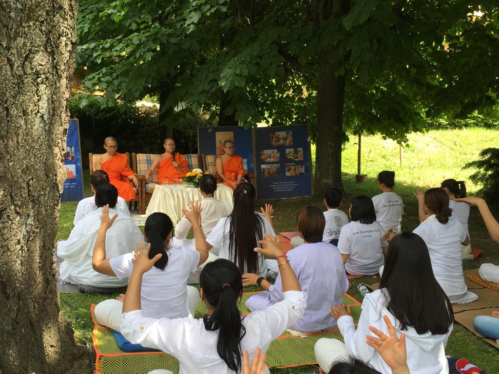 Bivigliano. Da tutta Italia e dall'Europa per il meeting buddista