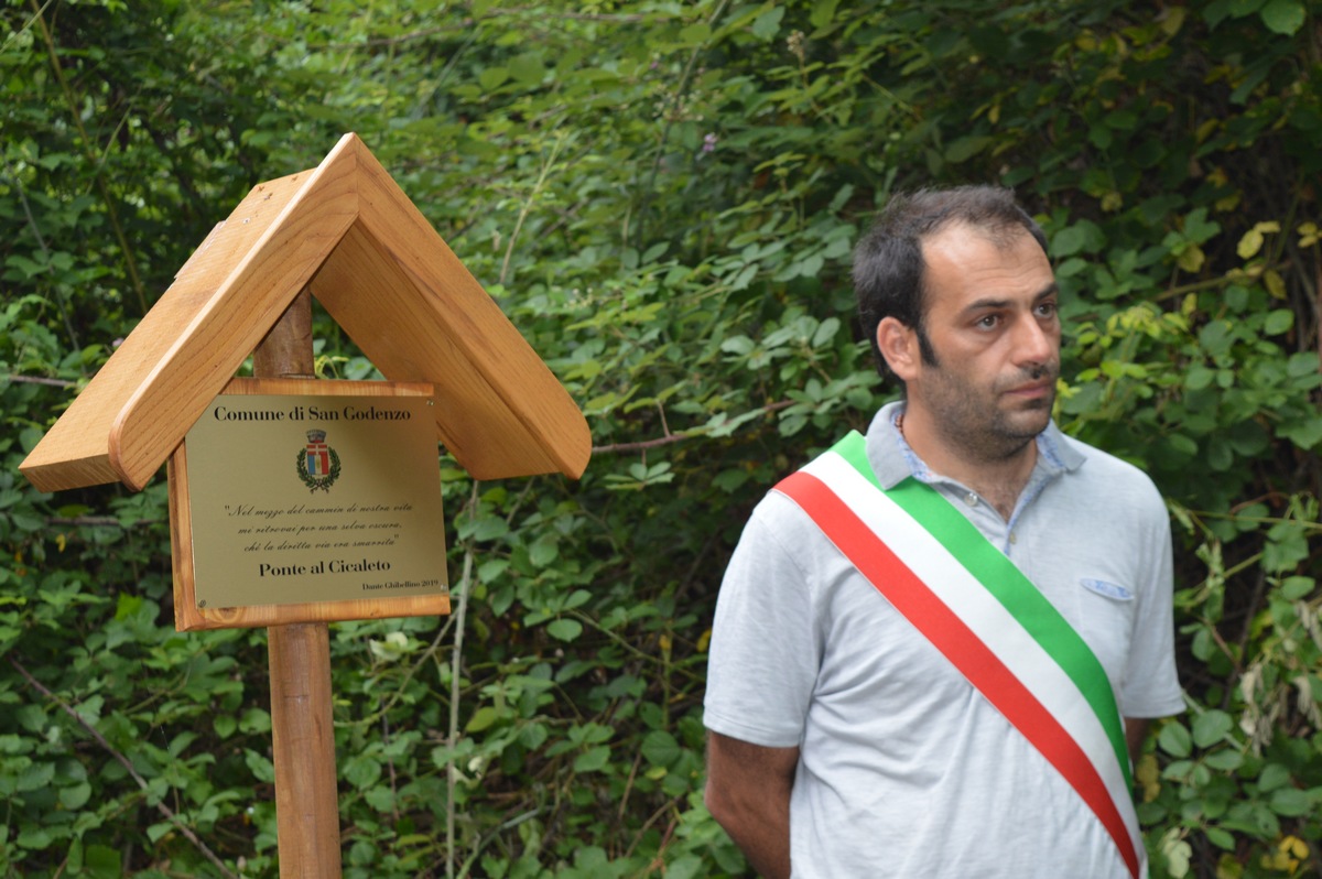 San Godenzo. Il Dante Ghibellino rende omaggio al 'Ponte del Cicaleto'