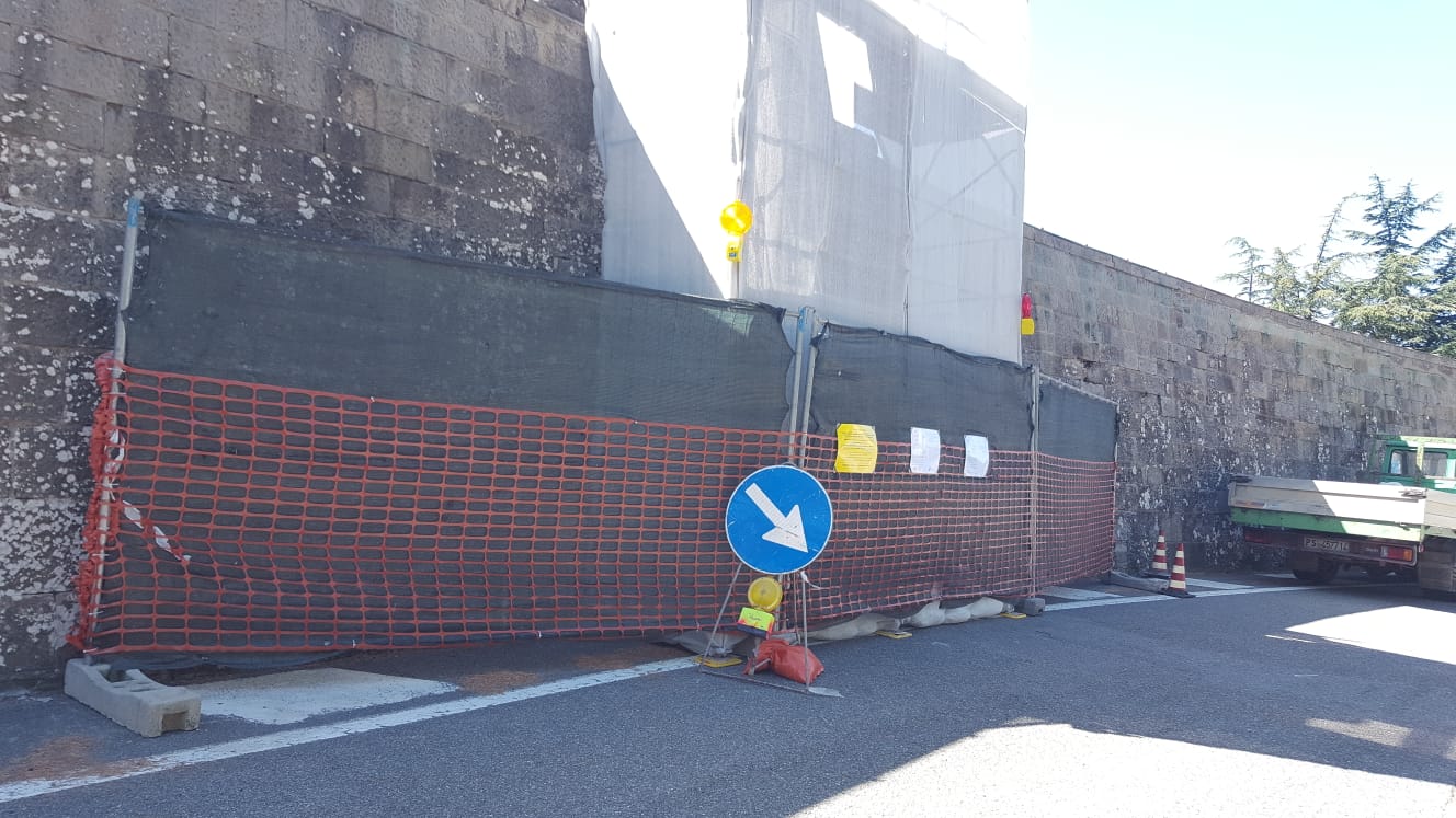 Iniziati i lavori di restauro della lapide sul passo del Muraglione