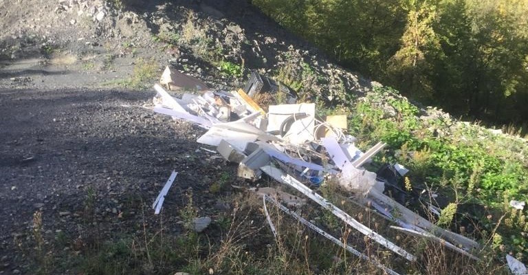 Discarica in VIa del Fossato