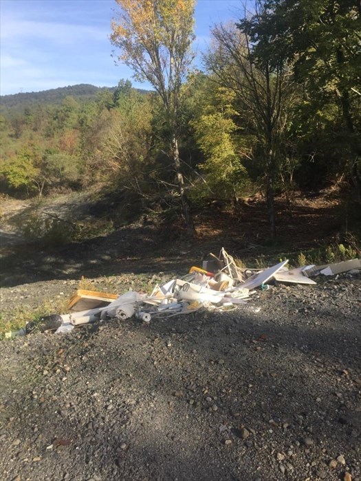 Discarica in via del fossato a Barberino