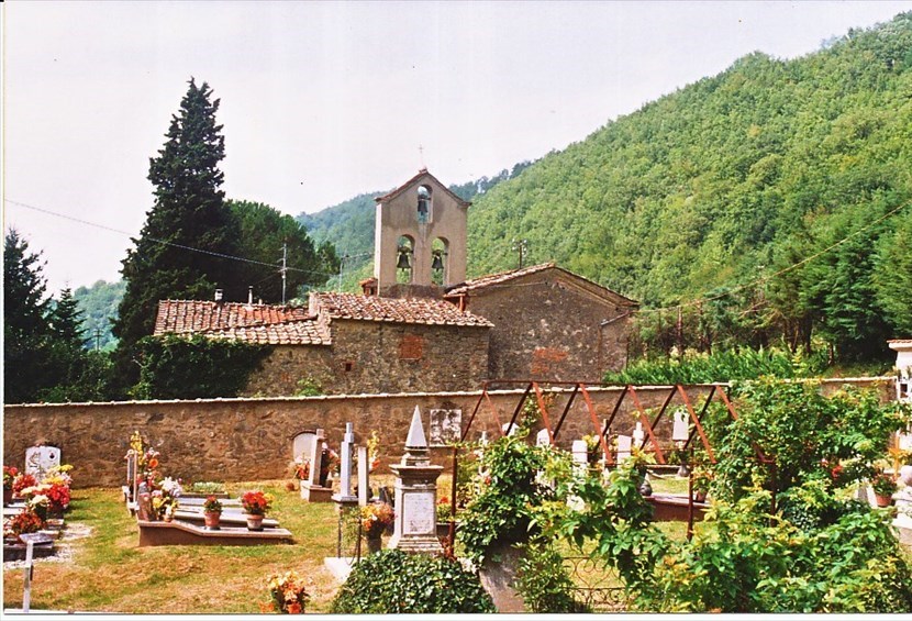Il cimitero di Santa Felicita al Fiume di Gattaia a Vicchio