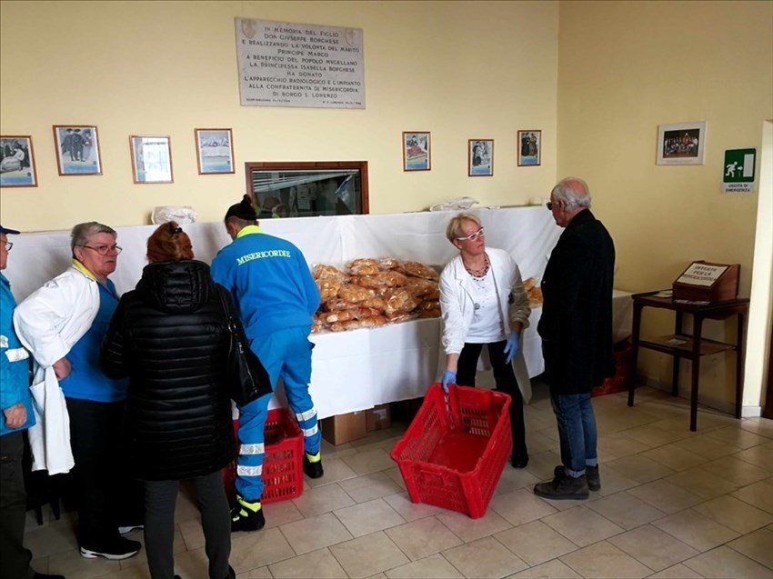 La consegna dei tradizionali panellini benedetti