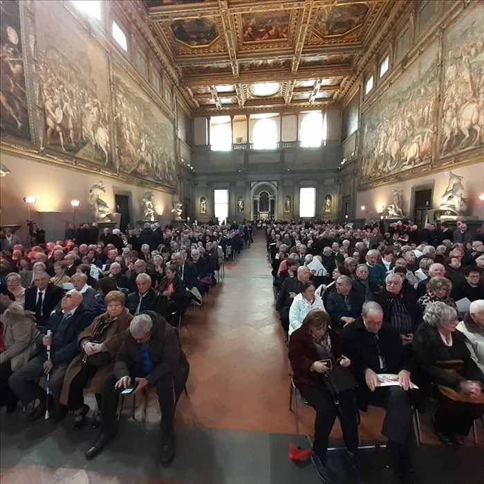 Il Salone dei Cinquecento e le 300 coppie (per turno) che si sono sposate nel 1970