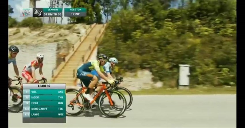 Ciclista di Rufina Alessandro Iacchi in gara in Malesia