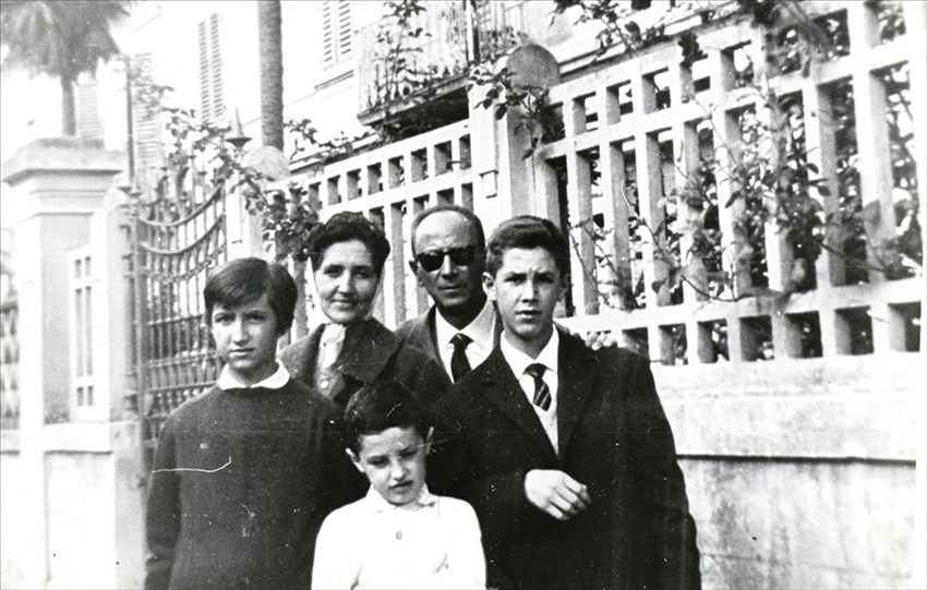 Foto di famiglia tanti anni orsono: Cesare Bini a destra insieme al babbo Prof. Mario, mamma Livia e i fratelli Maria e Guido