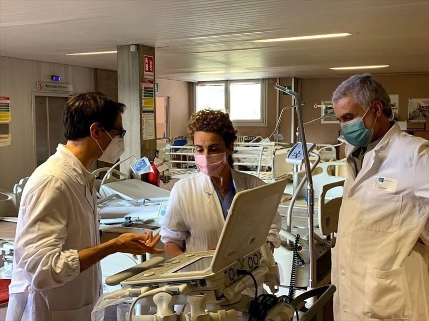 Consegna dell'ecografo del Comune di Rignano all'OSMA