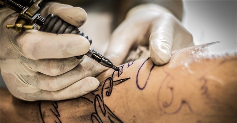 ecco le regole del tatuaggi