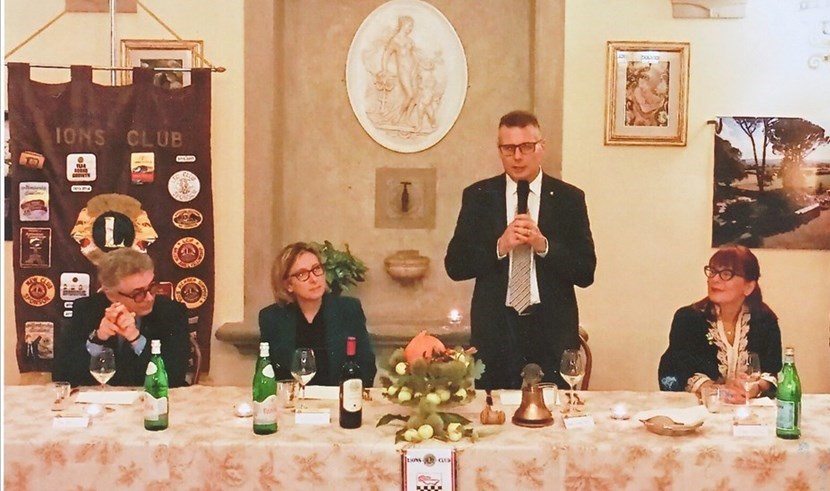 Il Presidente del Lions Club Mugello Giovanni Belli, mentre espone il programma  2020/2021.