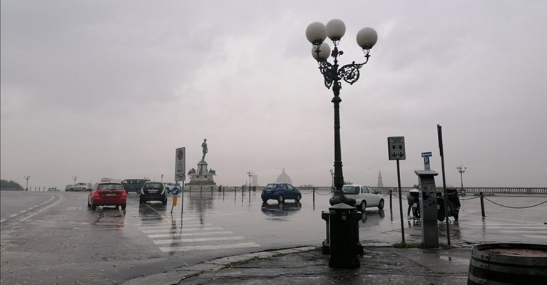 piange di solitudine il Piazzale Michelangelo