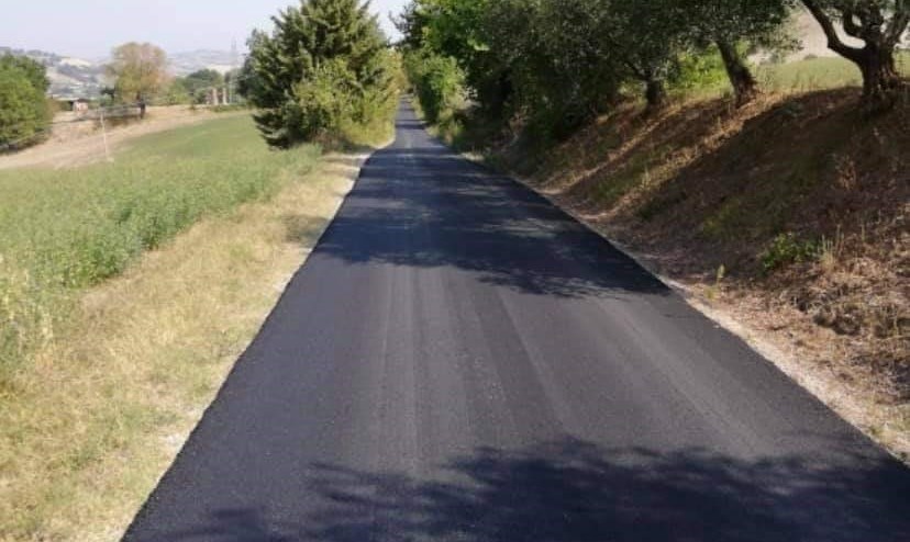 Strada asfaltata a Rufina