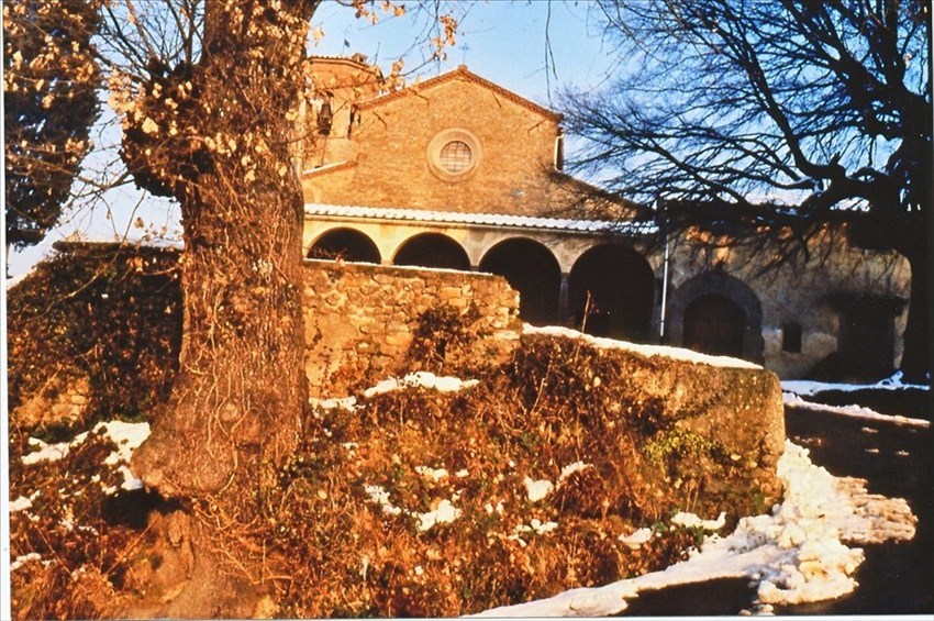 La neve davanti alla Pieve di San Giovanni Maggiore