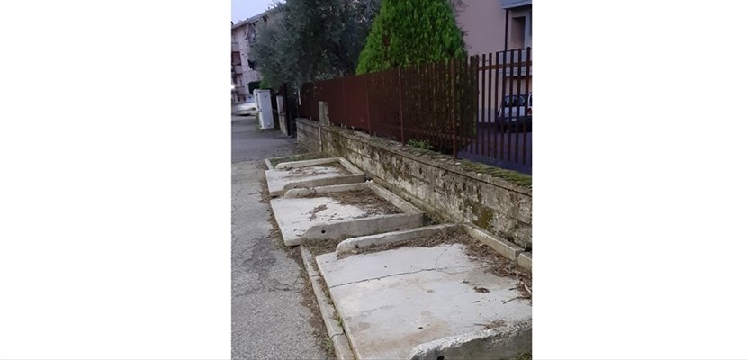 Via i cassonetti (da 9 mesi). Ma le piattaforme restano...