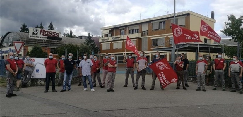 Rosss. La foto del presidio di oggi davanti all'azienda