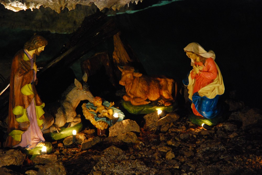 Presepe in grotta. Si apre la 20° edizione...