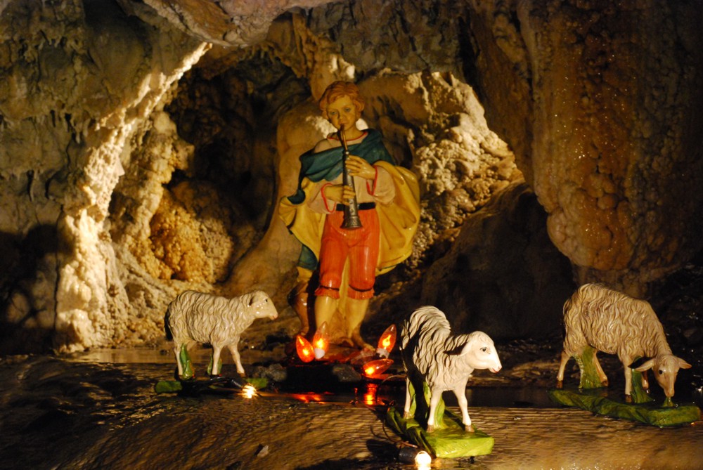 Presepe in grotta. Si apre la 20° edizione...