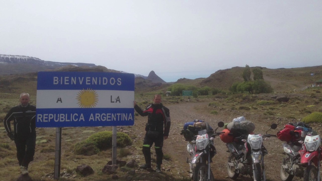 Oltre le Ande in vista del Cerro Torre e Perito Moreno. In moto fino alla fine del mondo