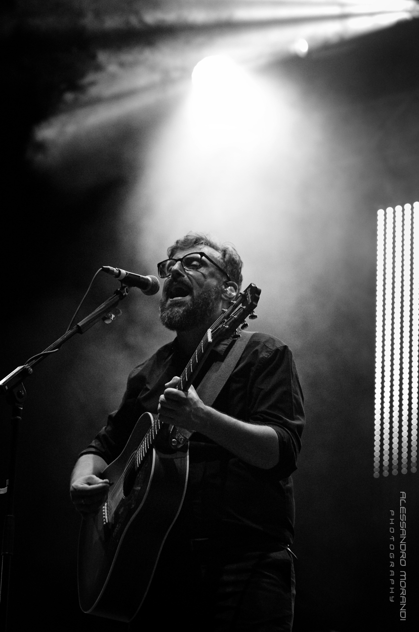 Brunori SaS incanta il pubblico di Prato. Le foto di OK!Mugello