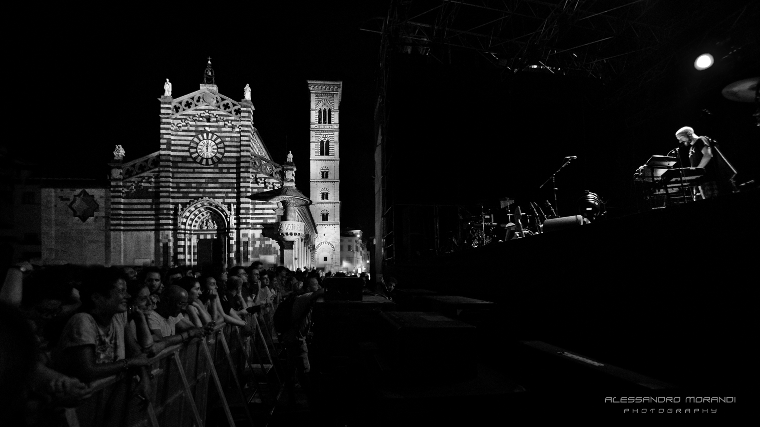 Brunori SaS incanta il pubblico di Prato. Le foto di OK!Mugello