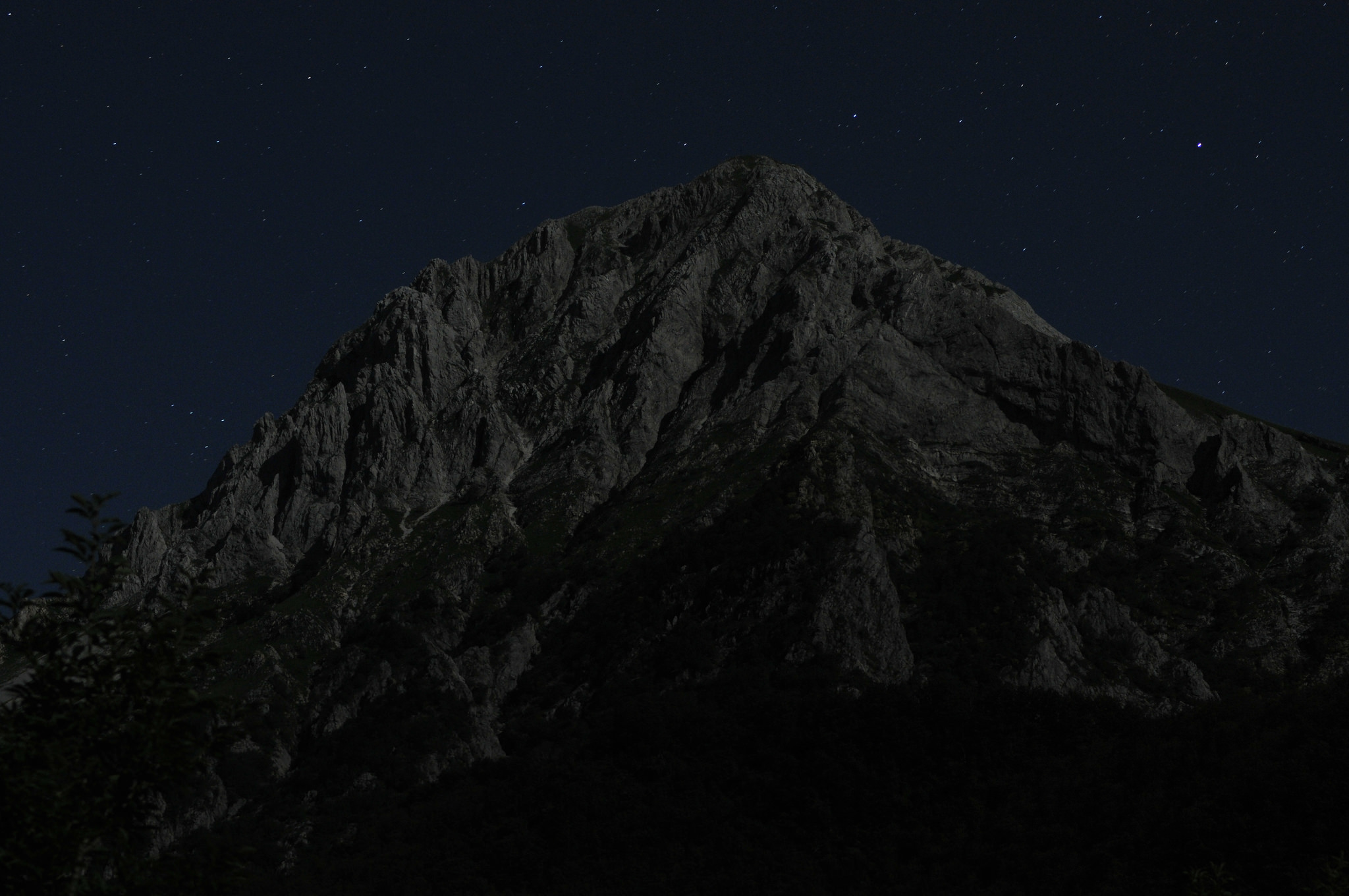 Lo spettacolo della "LUNA ROSSA" dalla vetta delle Apuane in diretta live