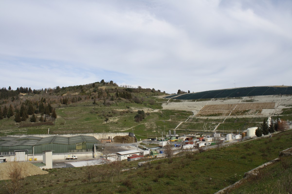 Viaggio nei rifiuti. Organico-Compost: resa del 20%, ma processo ancora in perdita