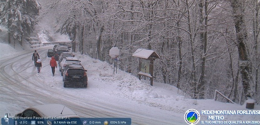 Neve. Turismo invernale al Passo della Colla. Foto del Giorno